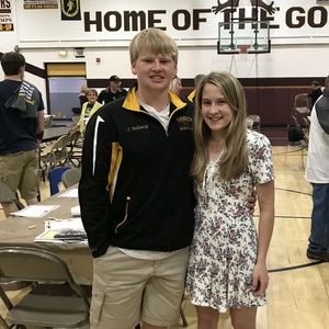 Meet your Posher, Elizabeth